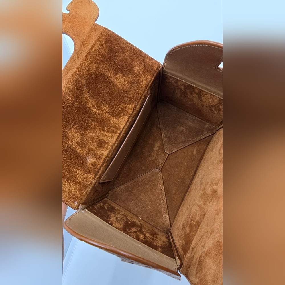 YSL Take-Away Box in Vegetable-Tanned Leather - Picture 9 of 15